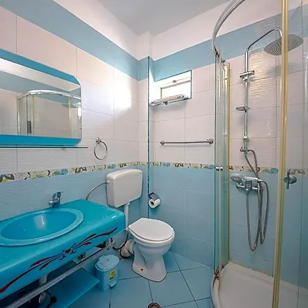3a 3* Тирана